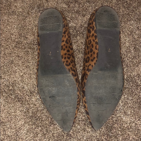 EUC Cheetah print pointed toe flats - Picture 2 of 2